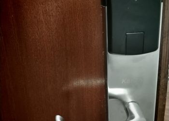 شقة بغرفة معيشة وغرفة نوم 
