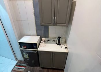 استديو بسرير ماستر وجلسة جانبية