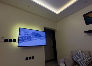 استديو بسرير ماستر وجلسه جانبيه