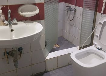 شاليه بصالة جلوس وإطلالة مميزة 