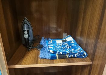 استديو بسرير ماستر و اثاث مريح 