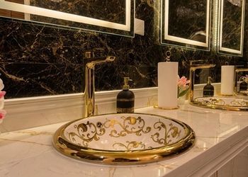 استراحة بمجلس وفناء خارجي 