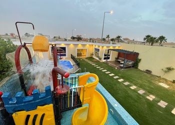 شالية بغرفة نوم مطله على المسبح