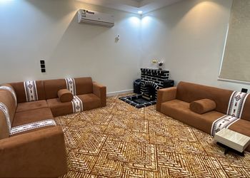 استراحة بمجلس وفناء خارجي 