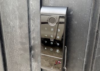 استديو بسرير ماستر