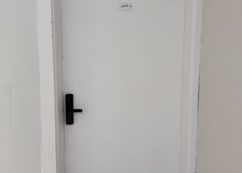 استديو هادئ بسرير ماستر