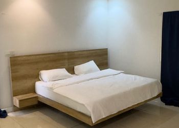 استديو بسرير ماستر وأثاث مريح 