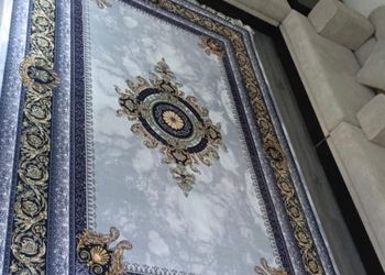 استراحة بمسبح خارجي ومسطح اخضر