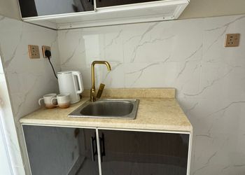 استديو بسرير ماستر وجلسة جانبية