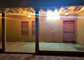 مزرعة بطراز شعبي وملحق خارجي