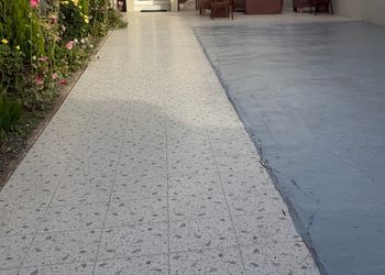 شاليه غرفتين نوم واطلاله خارجيه