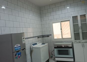 شقة بغرفة معيشة وغرفتين نوم 