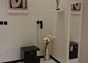 استديو بأثاث مريح وبسيط 