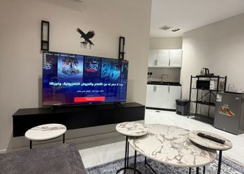 شقة بغرفتين نوم وصالة 