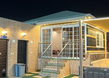 شاليه بمسبح وألعاب مائية 
