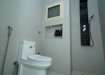 استديو بأثاث مريح وبسيط 