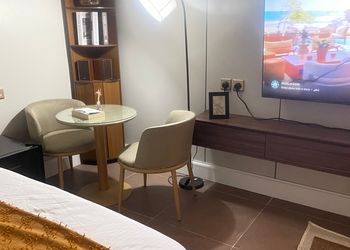 استديو بسرير ماستر وجلسة جانبية 