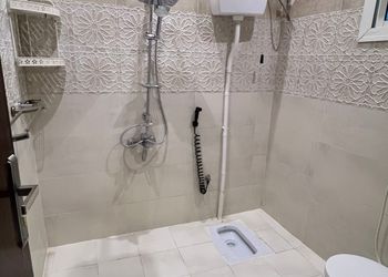 استراحة بجلسة خارجية وألعاب أطفال 