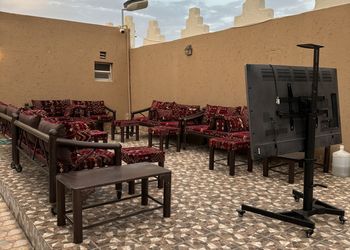شاليه بجلسة خارجية ومطبخ