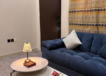 شقة بغرفة معيشة وغرفة نوم 