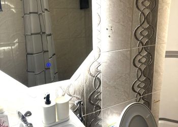 استديو بسرير ماستر وأثاث مريح 
