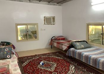 استراحة بغرفة نوم و صالة جلوس