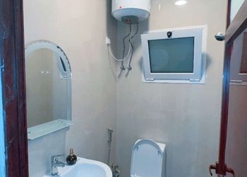 شقة بغرفة جلوس وغرفة نوم 