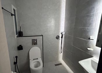 استديو بسرير ماستر وأثاث مريح 