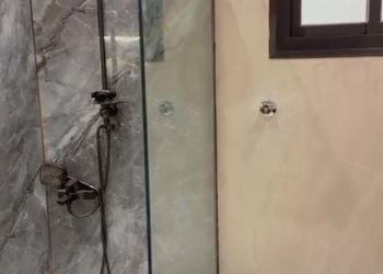 شقة بصالة مريحة وغرفة نوم 
