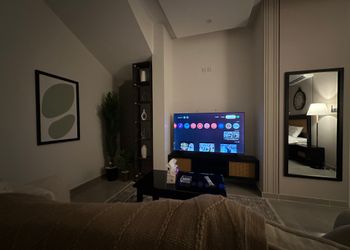 استديو هادئ بدخول ذاتي 