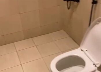 استديو بسرير ماستر وجلسة جانبية 