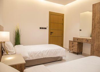 شقة بغرفتين نوم وصالة 