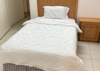 شقة بغرفة معيشة وغرفتين نوم 