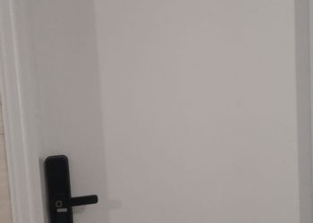 استديو بسرير ماستر وجلسة جانبية