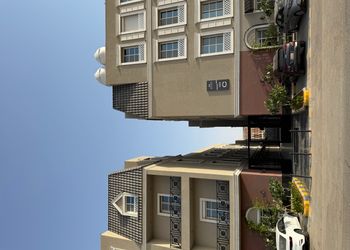 شقة بأثاث مريح وبسيط 