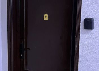 استديو بسرير ماستر وجلسة جانبية