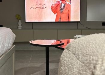 استديو هادئ بسرير ماستر