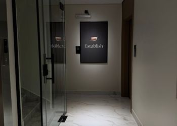 شقة بثلاث غرف نوم وصاله انيقه