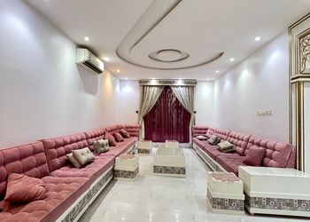 شاليه بجلسة خارجيه ومجلس داخلي