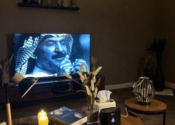شقة بتصميم هادئ وصالة جلوس