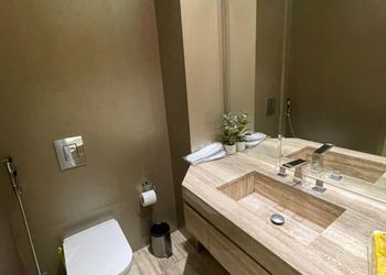 استديو بسرير ماستر وجلسه جانبيه