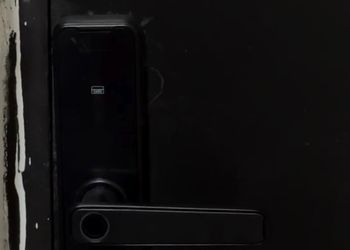 استديو بسرير ماستر وأثاث مريح 