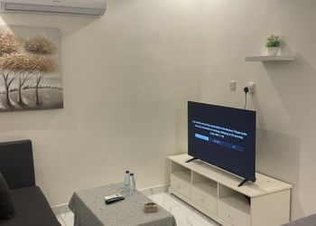 استديو بسرير ماستر وجلسة 