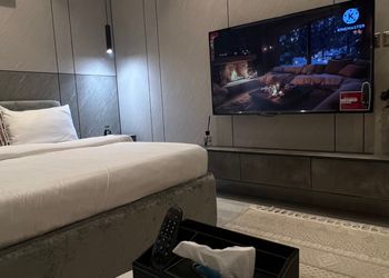 استديو هادئ بدخول ذكي