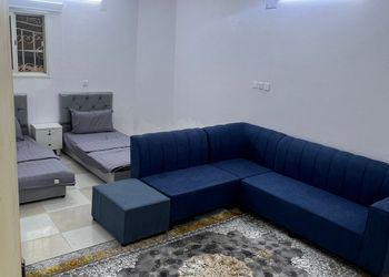 شقة بغرفتين نوم وصالة 