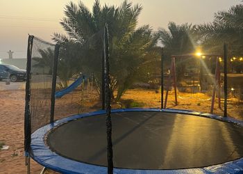 مزرعة بمسبح وموقع مميز