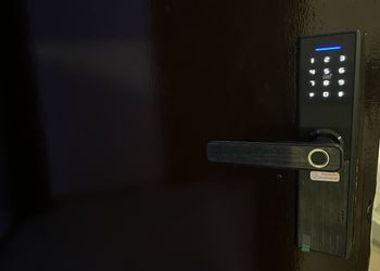 استديو بتصميم انيق ودخول ذاتي