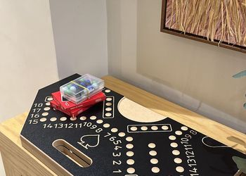 استديو بسرير ماستر وجلسة مريحة 