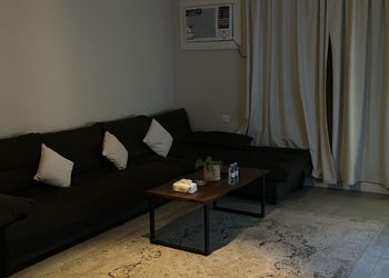 شقة بصالة ودخول ذاتي