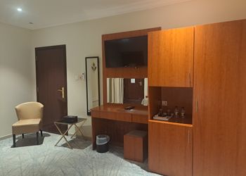 استديو بسرير ماستر 